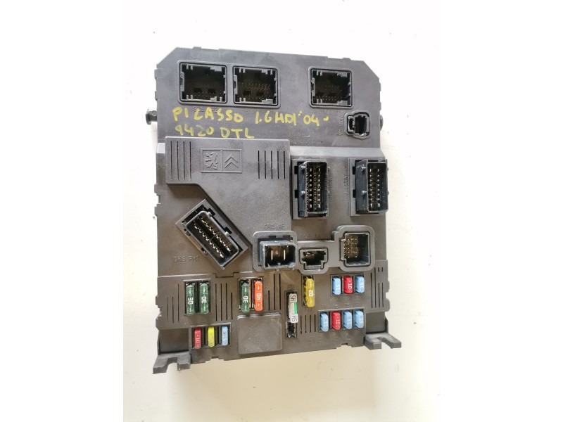 Recambio de caja reles / fusibles para citroen xsara picasso 9hy referencia OEM IAM 9653667680  
