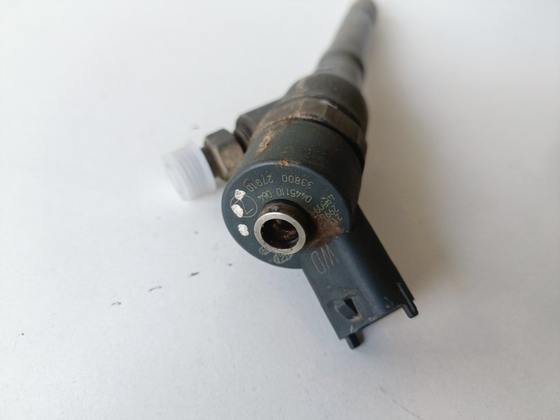 Recambio de inyector para kia carens (rs) d4ea referencia OEM IAM 0445110064  