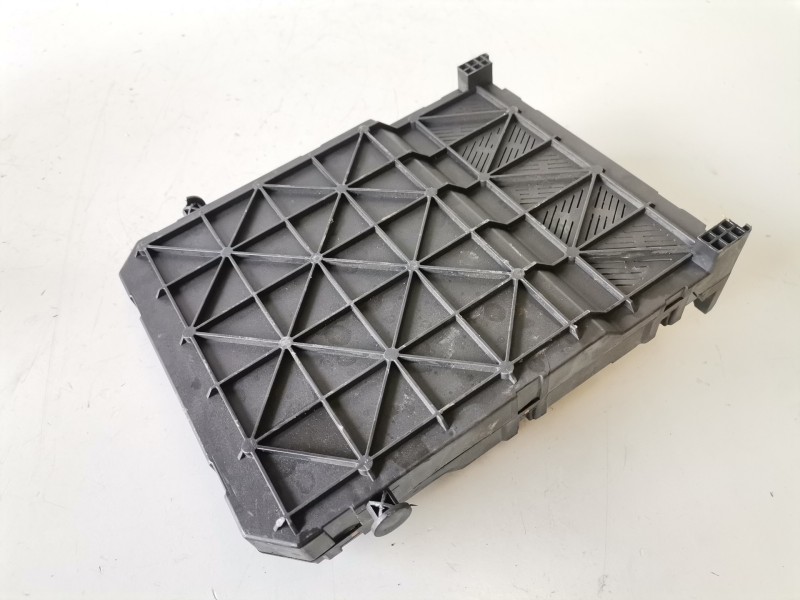 Recambio de caja reles / fusibles para citroen xsara picasso 9hy referencia OEM IAM 9653667680  