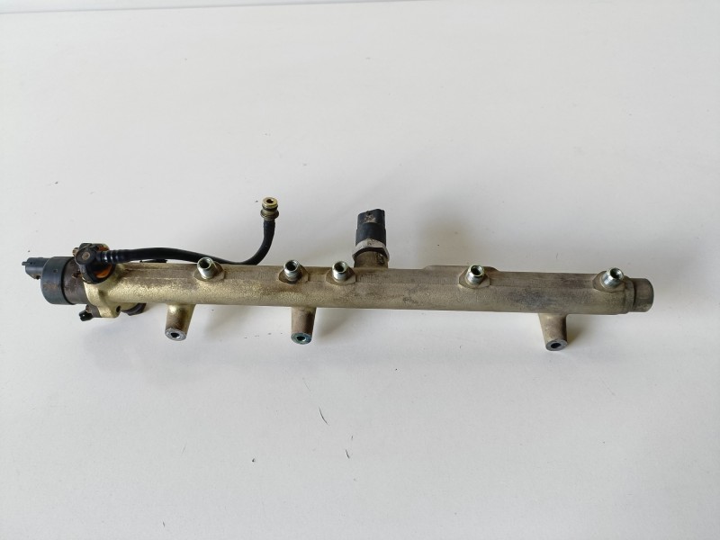 Recambio de rampa inyectora para kia carens (rs) d4ea referencia OEM IAM 0445214026/3140027000  