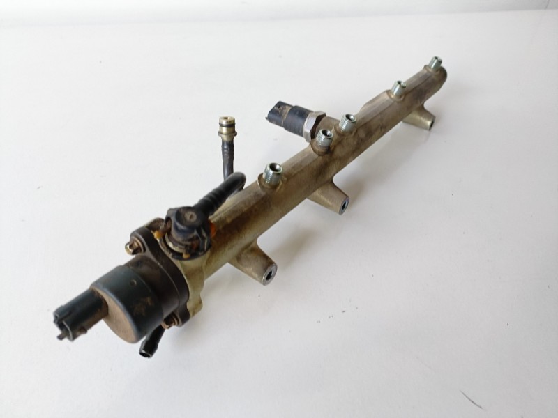 Recambio de rampa inyectora para kia carens (rs) d4ea referencia OEM IAM 0445214026/3140027000  