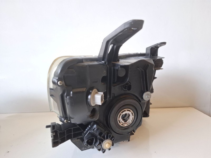 Recambio de faro izquierdo para mitsubishi montero (v80/v90) 4m41 referencia OEM IAM   