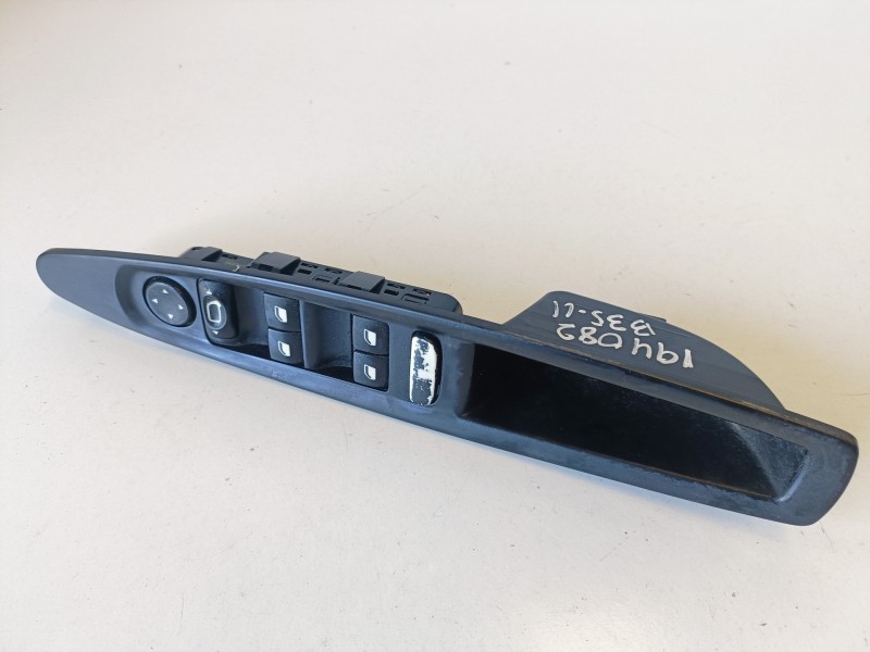 Recambio de mando elevalunas delantero izquierdo para citroen c4 berlina kfu referencia OEM IAM 9651464577  