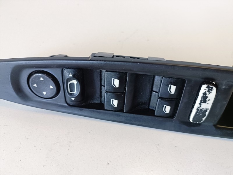 Recambio de mando elevalunas delantero izquierdo para citroen c4 berlina kfu referencia OEM IAM 9651464577  
