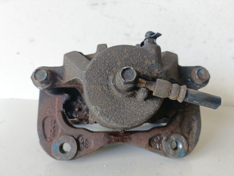 Recambio de pinza de freno delantera derecha para hyundai tucson (jm) g4gc referencia OEM IAM   