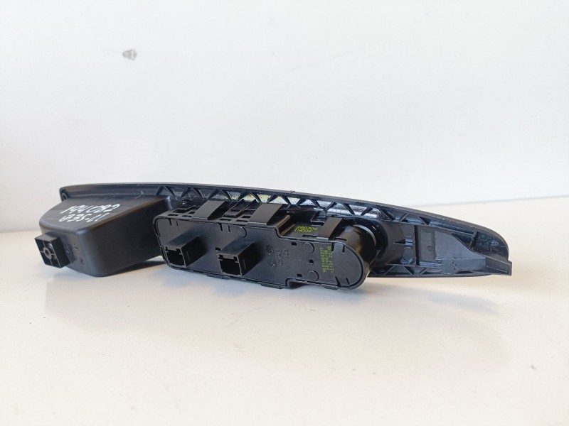 Recambio de mando elevalunas delantero izquierdo para citroen c4 berlina kfu referencia OEM IAM 9651464577  
