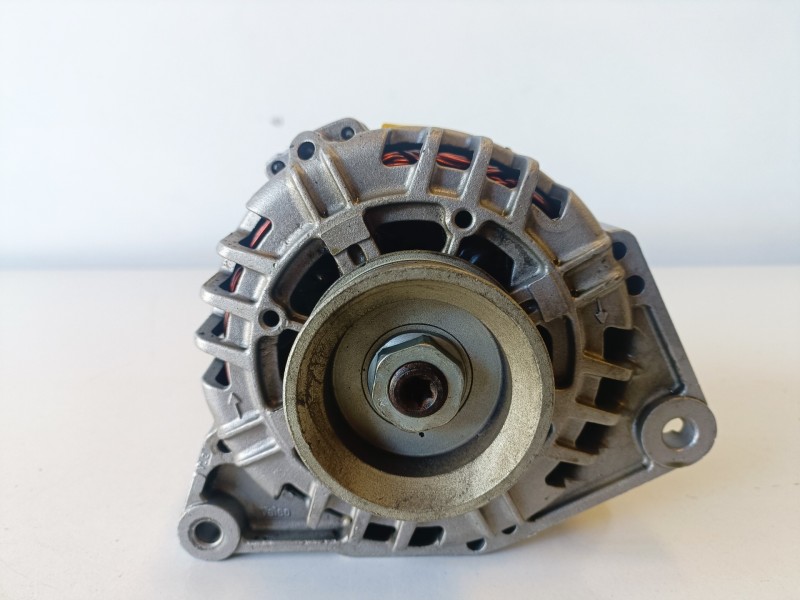 Recambio de alternador para audi a4 berlina (8e) bcz referencia OEM IAM 746893  