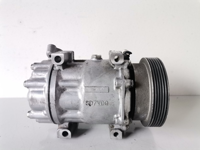 Recambio de compresor aire acondicionado para dacia sandero k7j710 referencia OEM IAM 8200866441  