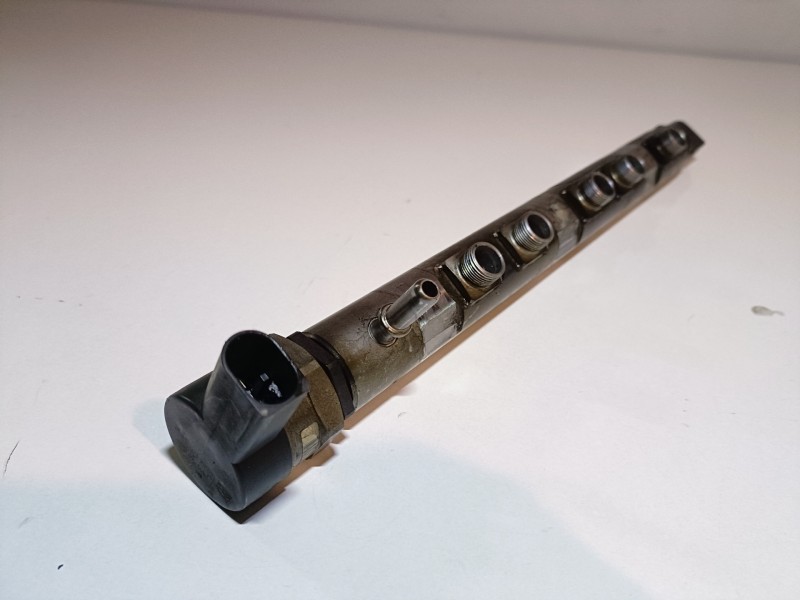 Recambio de rampa inyectora para bmw serie 3 berlina (e90) n47d20a referencia OEM IAM 0445214183/780912801  