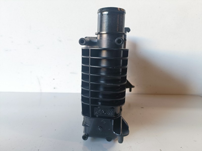 Recambio de intercooler para renault clio iii k9k766 referencia OEM IAM 8200471885  