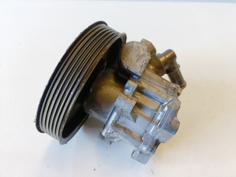 Recambio de bomba direccion para audi a4 berlina (8e) bcz referencia OEM IAM 8E0145155  
