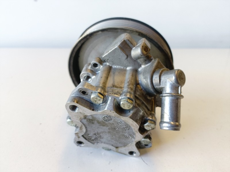 Recambio de bomba direccion para audi a4 berlina (8e) bcz referencia OEM IAM 8E0145155  
