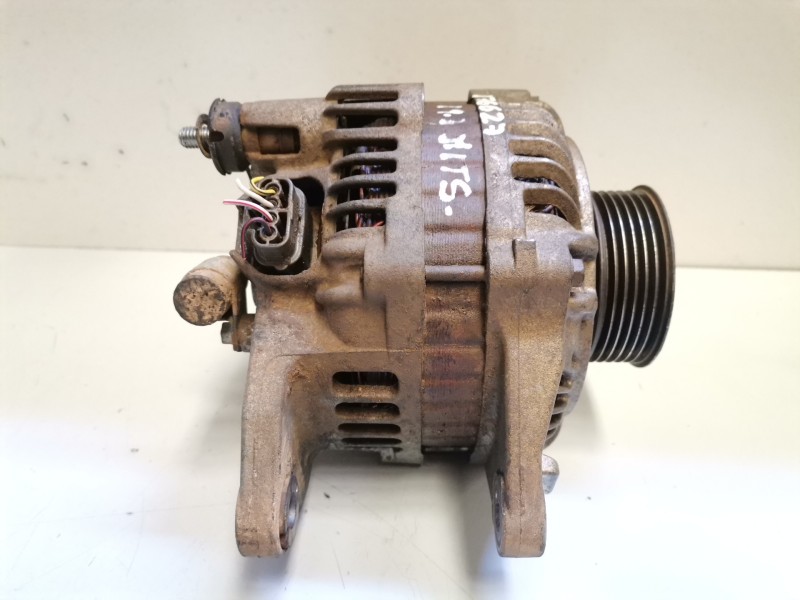 Recambio de alternador para mitsubishi outlander (cu0w) 4g63 referencia OEM IAM A3TG2991A/1800A067  
