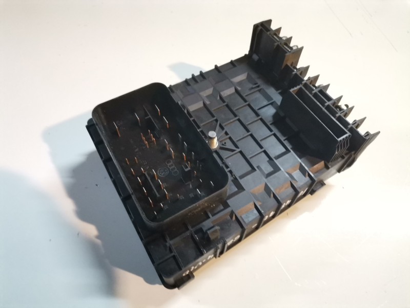 Recambio de caja reles / fusibles para seat leon (1p1) bmn referencia OEM IAM 1K0937125A  