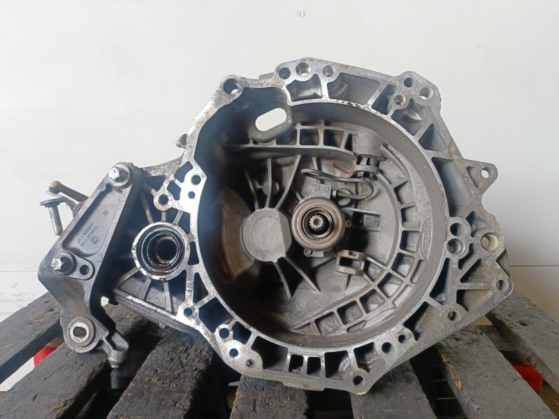 Recambio de caja cambios para opel corsa d z13dtj referencia OEM IAM F17W374  