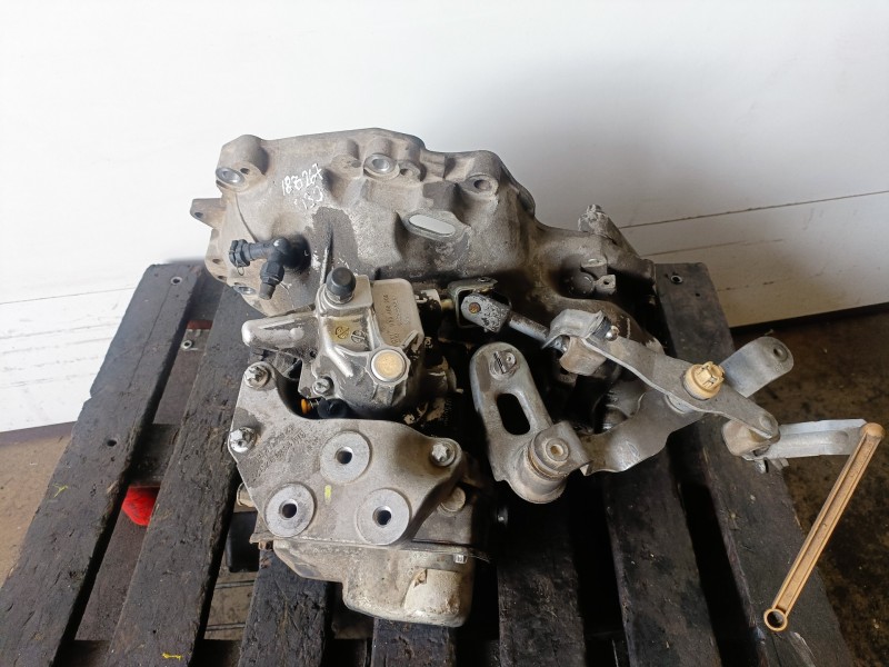 Recambio de caja cambios para opel corsa d z13dtj referencia OEM IAM F17W374  