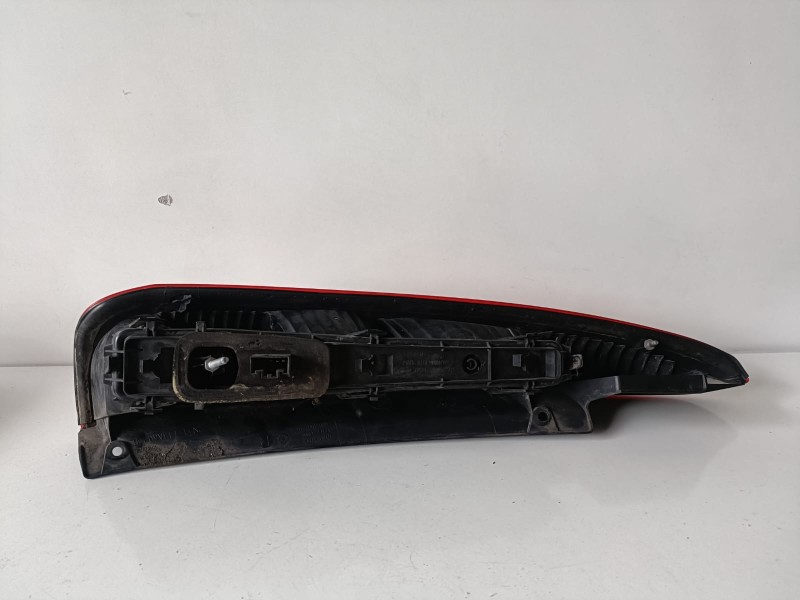 Recambio de piloto trasero derecho para ford fusion (cbk) fxjb referencia OEM IAM   