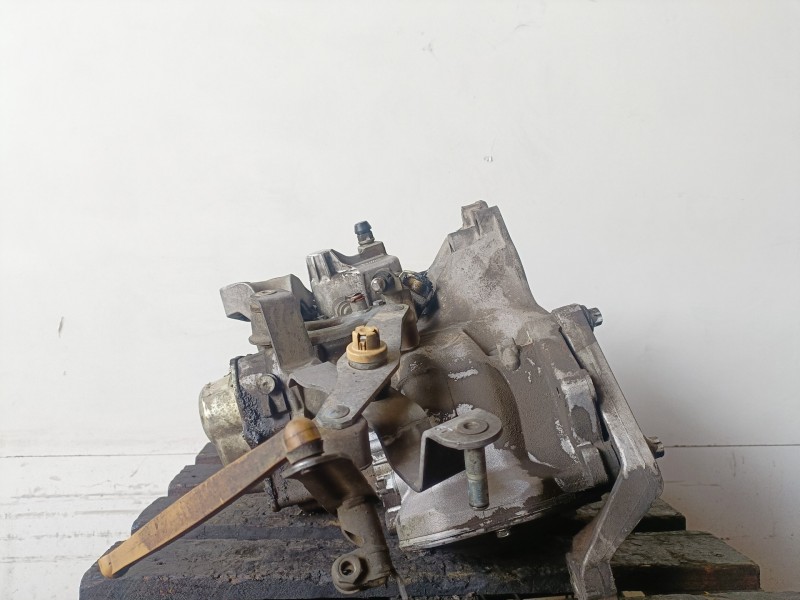 Recambio de caja cambios para opel corsa d z13dtj referencia OEM IAM F17W374  