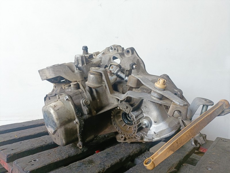 Recambio de caja cambios para opel corsa d z13dtj referencia OEM IAM F17W374  