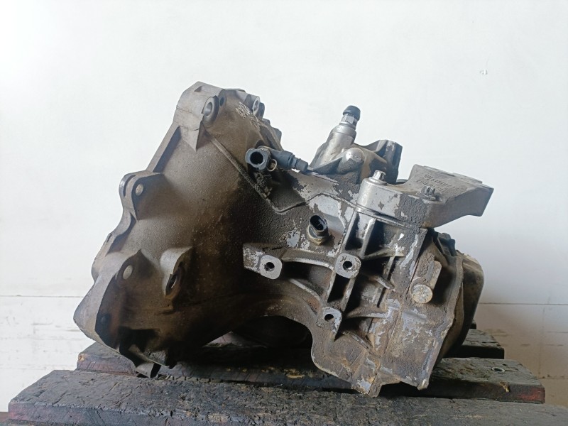 Recambio de caja cambios para opel corsa d z13dtj referencia OEM IAM F17W374  