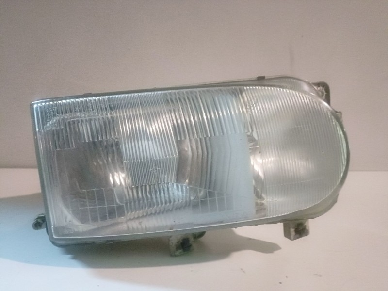 Recambio de faro derecho para nissan serena (c23m) ld23 referencia OEM IAM   