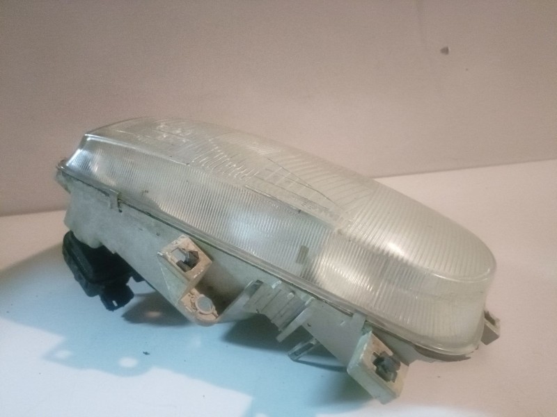 Recambio de faro derecho para nissan serena (c23m) ld23 referencia OEM IAM   
