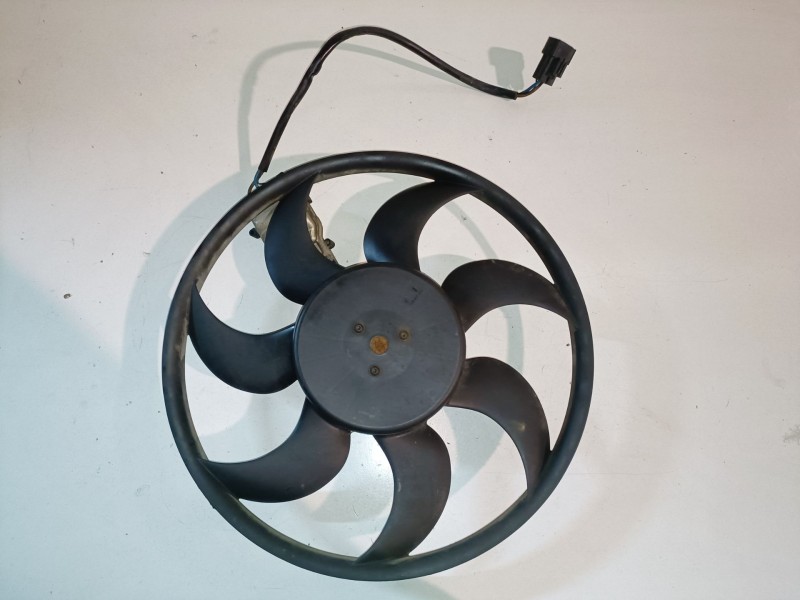 Recambio de electroventilador para bmw serie 3 berlina (e46) 204d1 referencia OEM IAM 1137328080  