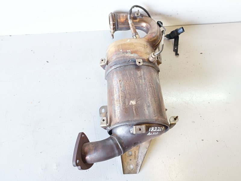Recambio de catalizador para opel insignia berlina a20dt referencia OEM IAM 55574666  