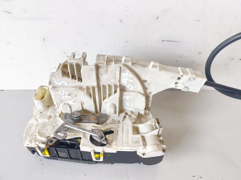 Recambio de cerradura puerta trasera derecha para mercedes-benz sprinter ii furgón 651955 referencia OEM IAM A9067400835  