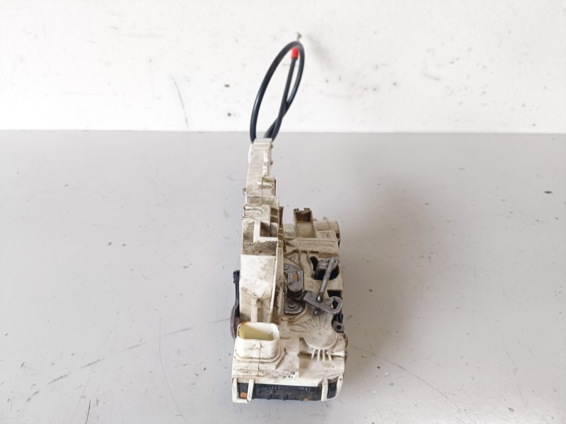 Recambio de cerradura puerta trasera derecha para mercedes-benz sprinter ii furgón 651955 referencia OEM IAM A9067400835  