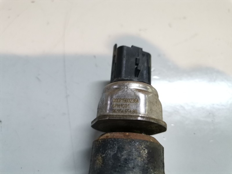 Recambio de rampa inyectora para citroen berlingo 9hx referencia OEM IAM 9654592680  