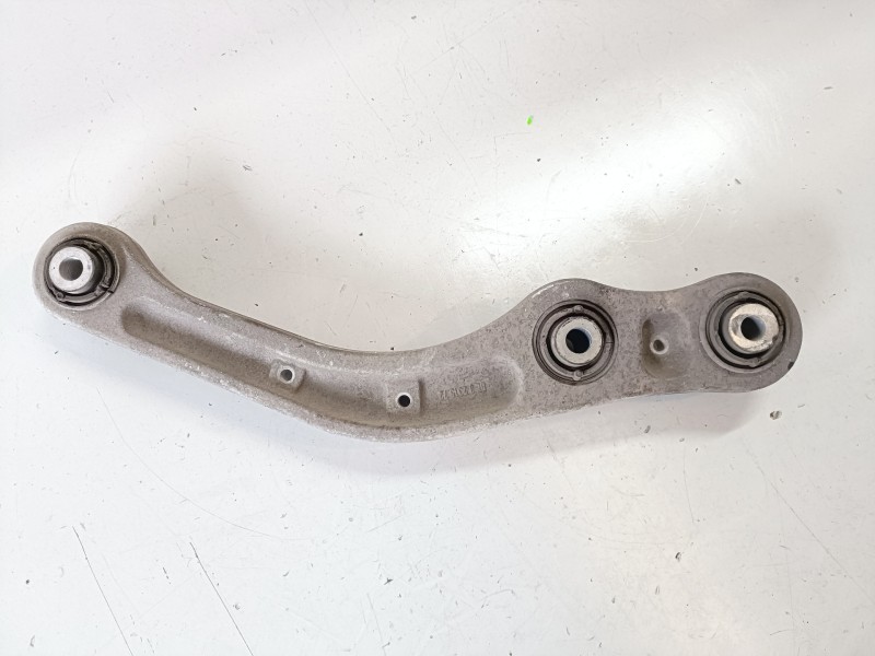 Recambio de brazo suspension inferior trasero izquierdo para audi a8 (4e) bvn referencia OEM IAM 4E0505361  