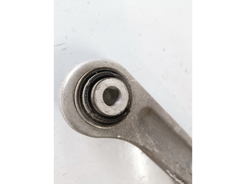 Recambio de brazo suspension inferior trasero izquierdo para audi a8 (4e) bvn referencia OEM IAM 4E0505361  