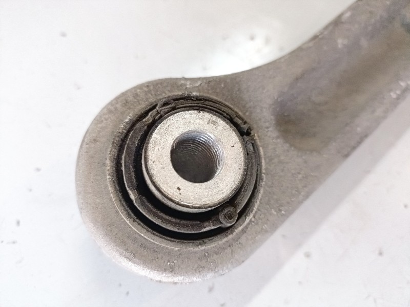 Recambio de brazo suspension inferior trasero izquierdo para audi a8 (4e) bvn referencia OEM IAM 4E0505361  