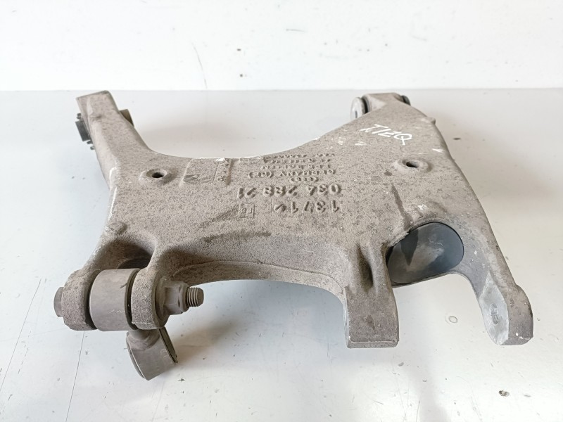 Recambio de brazo suspension inferior trasero izquierdo para audi a8 (4e) bvn referencia OEM IAM 4E0511511F  