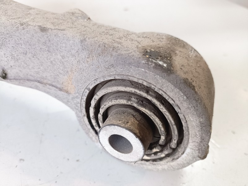 Recambio de brazo suspension inferior trasero izquierdo para audi a8 (4e) bvn referencia OEM IAM 4E0511511F  