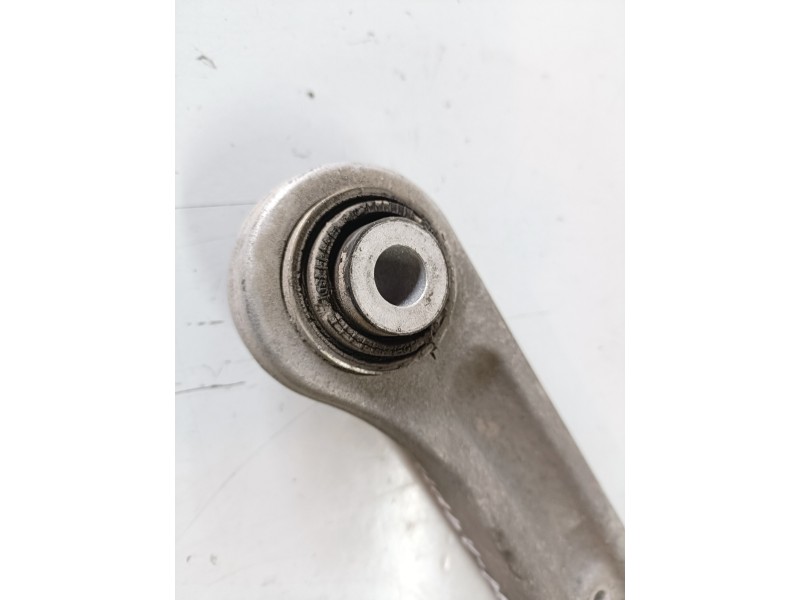 Recambio de brazo suspension inferior trasero derecho para audi a8 (4e) bvn referencia OEM IAM 4E0505361  