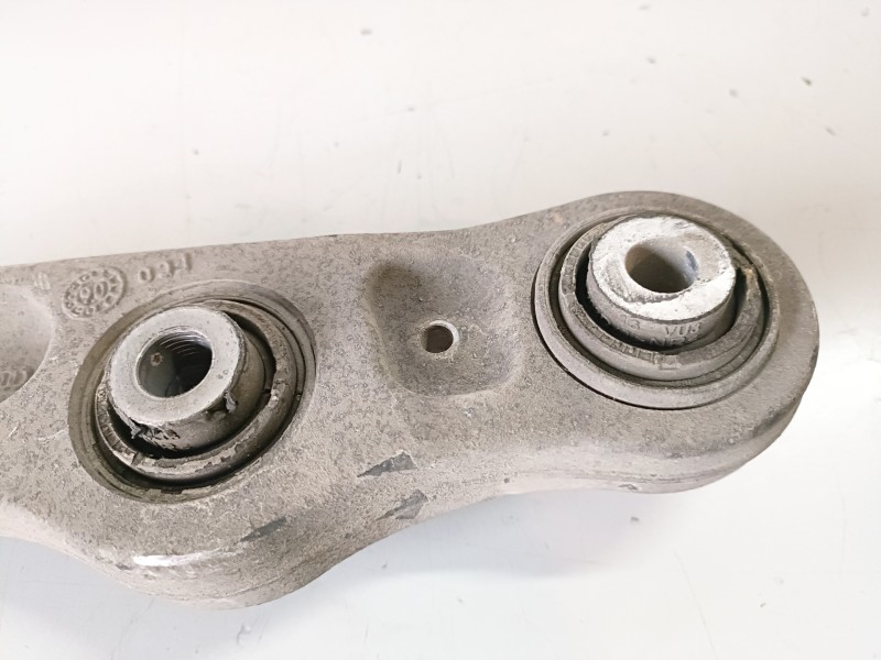 Recambio de brazo suspension inferior trasero derecho para audi a8 (4e) bvn referencia OEM IAM 4E0505361  