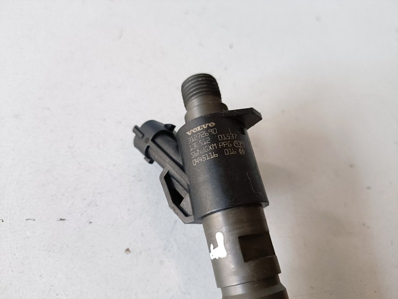 Recambio de inyector para volvo xc60 d5244t10 referencia OEM IAM 0445116016  