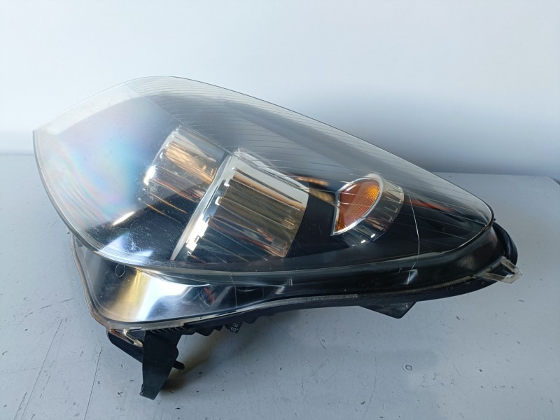 Recambio de faro izquierdo para opel astra h berlina z19dth referencia OEM IAM   