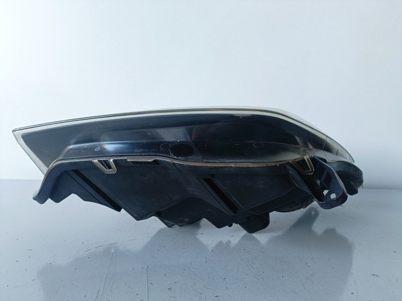 Recambio de faro izquierdo para opel astra h berlina z19dth referencia OEM IAM   