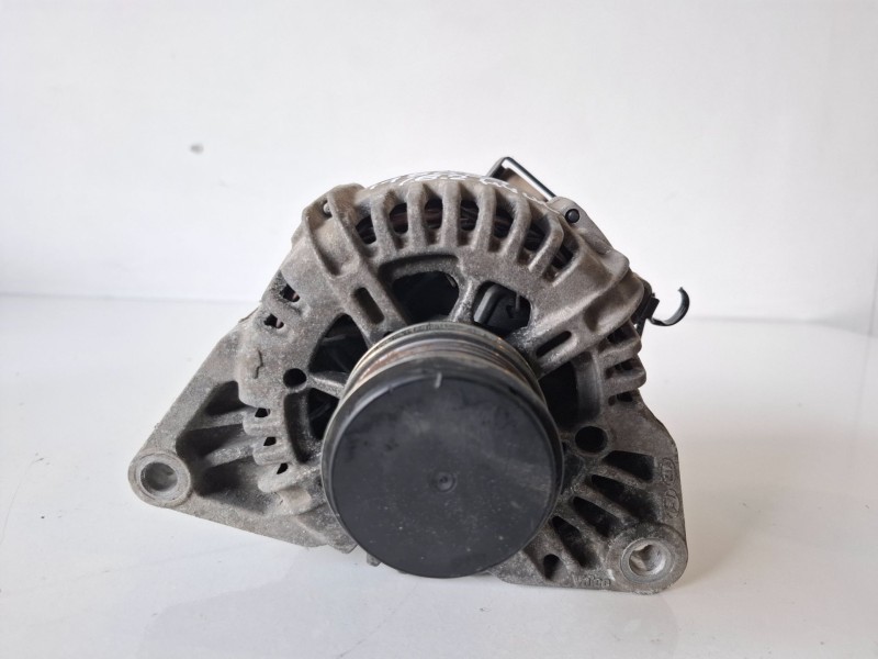 Recambio de alternador para hyundai i30 (fd) d4fb referencia OEM IAM 2655475  