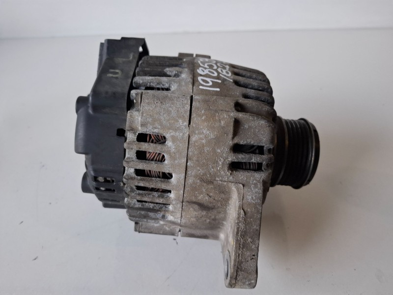 Recambio de alternador para hyundai i30 (fd) d4fb referencia OEM IAM 2655475  