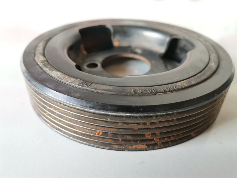 Recambio de polea cigueñal para peugeot 207 8fs referencia OEM IAM V75628018003  