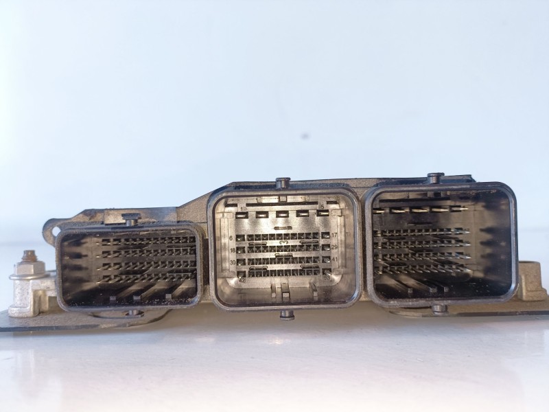 Recambio de centralita motor uce para peugeot partner furgón 9h06 / 9hn referencia OEM IAM 0281030546  