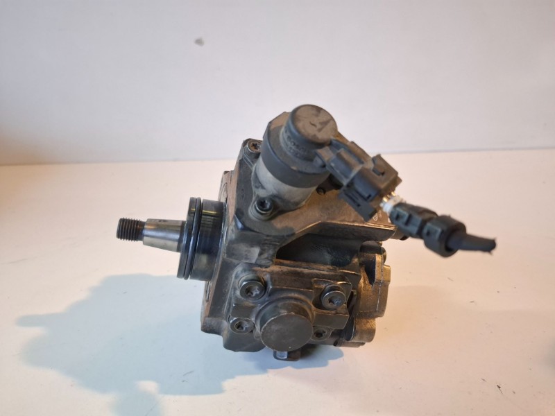 Recambio de bomba inyeccion para hyundai i30 (fd) d4fb referencia OEM IAM 0445010124  