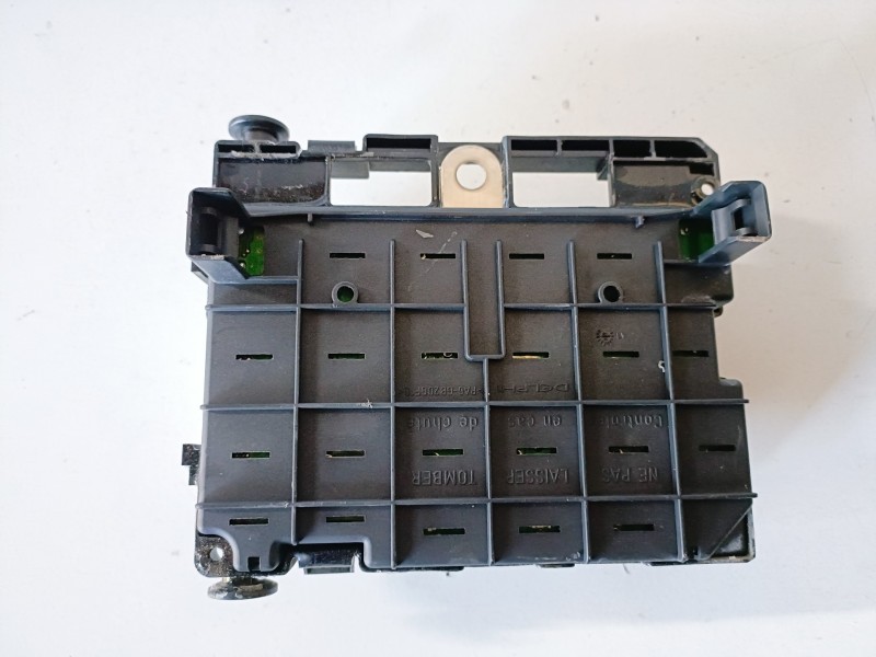 Recambio de caja reles / fusibles para peugeot 307 (s1)(04.2001) rfn referencia OEM IAM 9646405380  