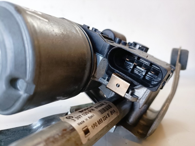 Recambio de motor limpia delantero para seat leon (1p1) bxe referencia OEM IAM 1P0955120A  