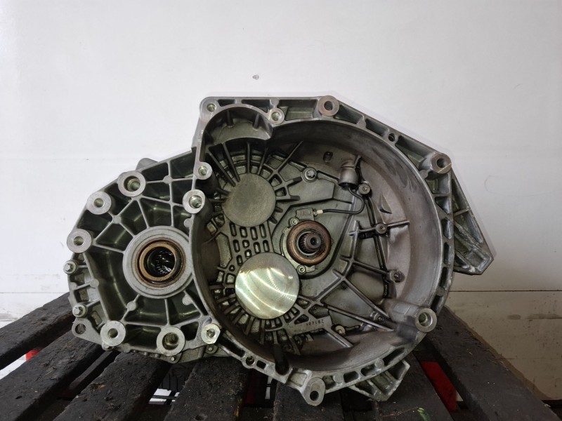 Recambio de caja cambios para opel astra j berlina 5p a20dth referencia OEM IAM F40  