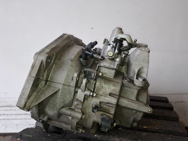 Recambio de caja cambios para opel astra j berlina 5p a20dth referencia OEM IAM F40  